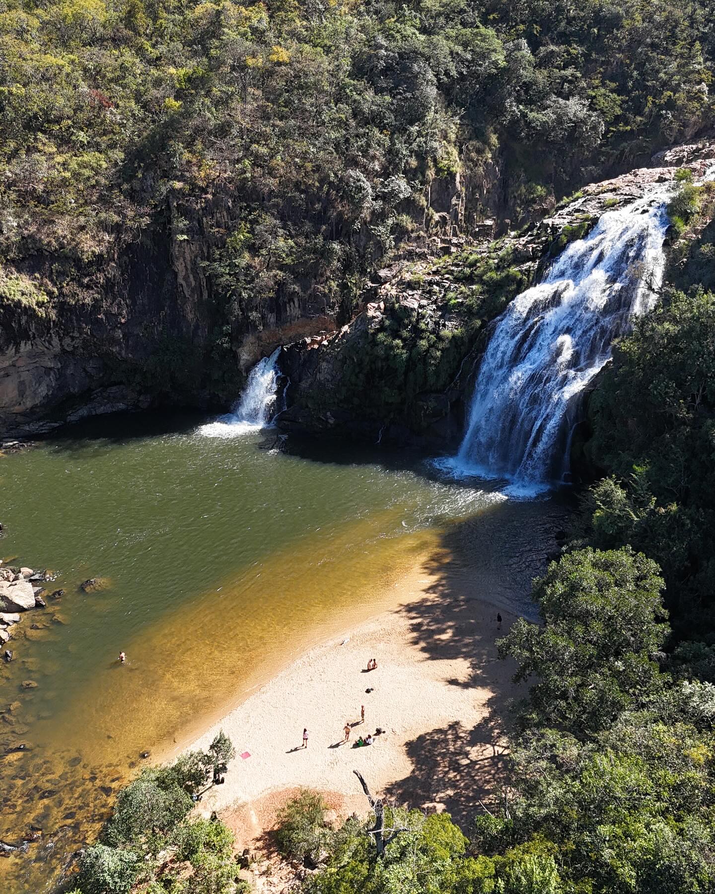 Cachoeira Maria Augusta vista do Sítio Porto Seguro da Canastra